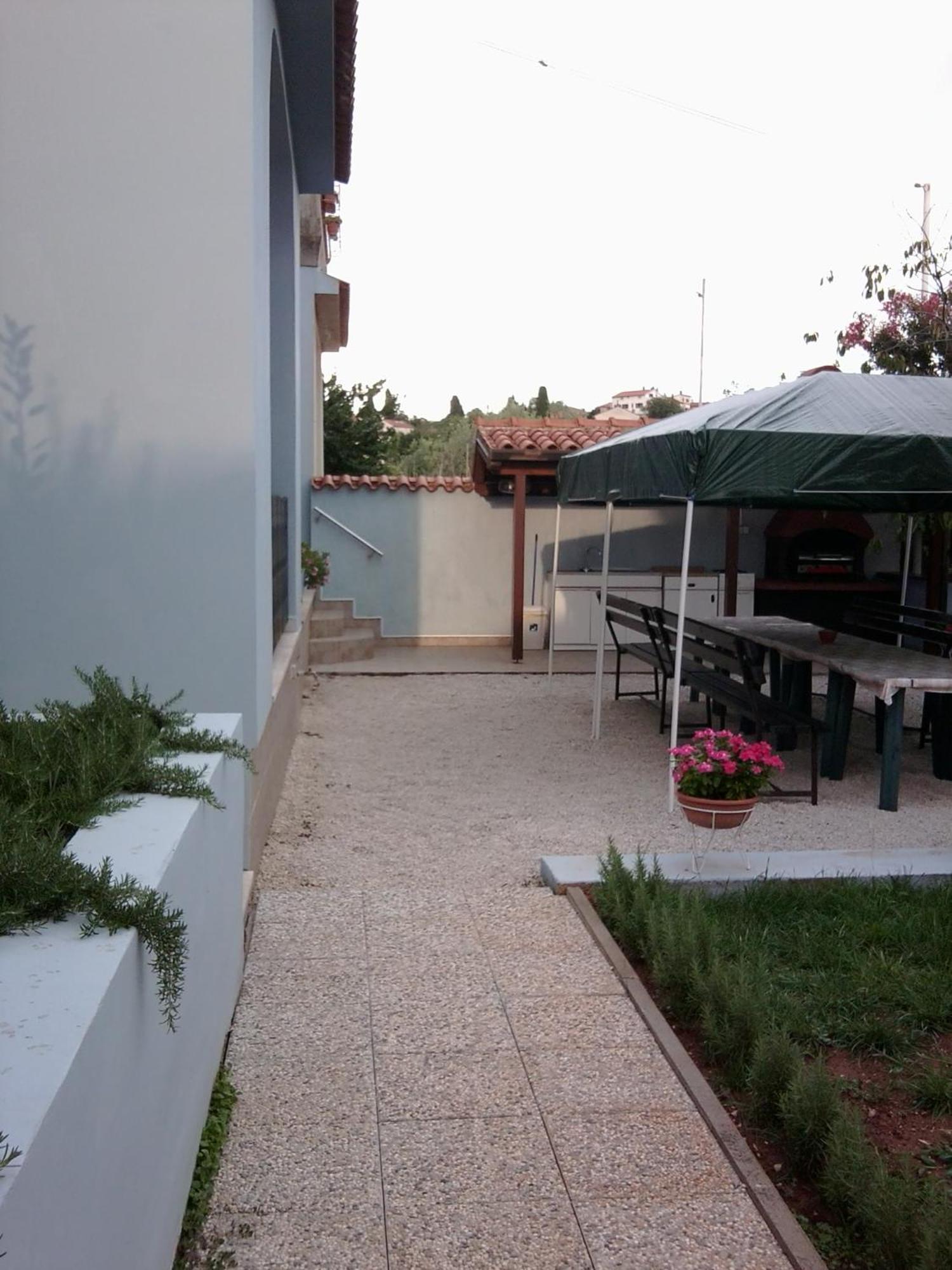 The Blue House Apartment Vinkuran Exterior photo